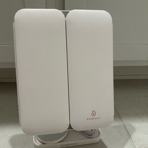 White Ease Hold Makeup Mirror